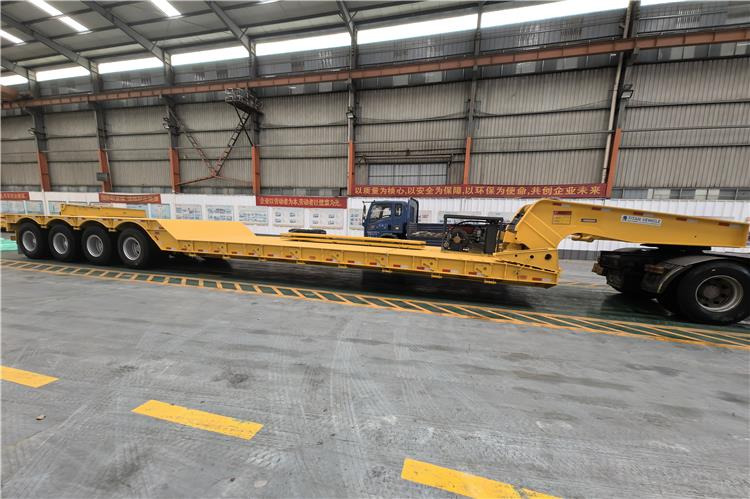 TITAN 4 Axle 100 Ton Removable Gooseneck Trailer for Sale in PNG - Полуприколка за низок утовар: слика 5 TITAN 4 Axle 100 Ton Removable Gooseneck Trailer for Sale in PNG - Полуприколка за низок утовар: слика 5