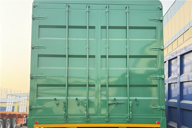 TITAN 4 Axle 80 Ton Livestock Semi Trailer for Sale In Sudan - Полуприколка за добиток: слика 3 TITAN 4 Axle 80 Ton Livestock Semi Trailer for Sale In Sudan - Полуприколка за добиток: слика 3