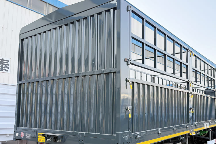 TITAN Fence Semi Trailer for Sale in Kenya - Полуприколка за добиток: слика 4 TITAN Fence Semi Trailer for Sale in Kenya - Полуприколка за добиток: слика 4