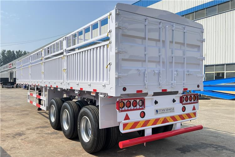 TITAN Tri Axle 60 Ton Fence Cargo Semi Trailer for Sale In Guinea - Полуприколка за добиток: слика 5 TITAN Tri Axle 60 Ton Fence Cargo Semi Trailer for Sale In Guinea - Полуприколка за добиток: слика 5