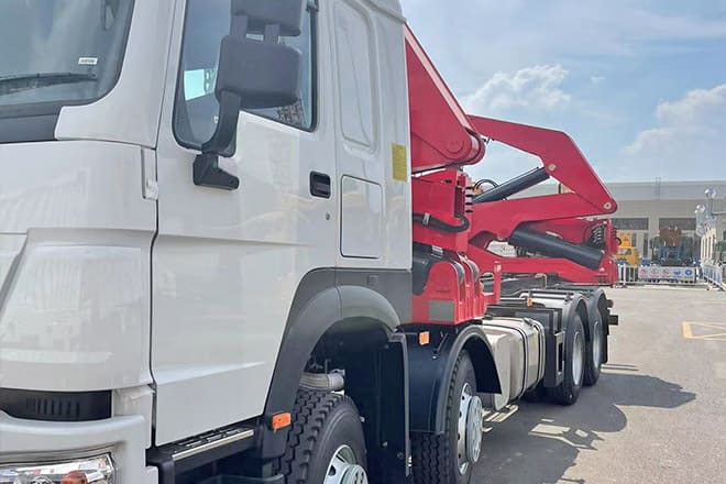 XCMG 20 Ft Side Lifter Truck for Sale in Papua New Guinea - Транспортер на контејнер/ Камион со променливо тело: слика 4 XCMG 20 Ft Side Lifter Truck for Sale in Papua New Guinea - Транспортер на контејнер/ Камион со променливо тело: слика 4