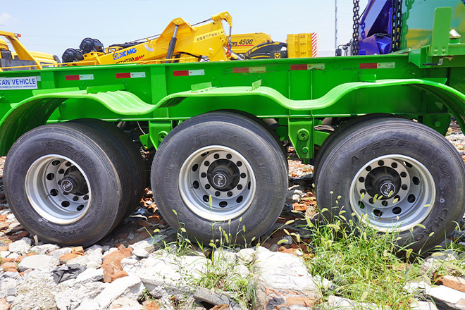 XCMG China 37Ton Side Lifter for Sale in Togo - Транспортер на контејнер/ Полуприколка со променливо тело: слика 4 XCMG China 37Ton Side Lifter for Sale in Togo - Транспортер на контејнер/ Полуприколка со променливо тело: слика 4