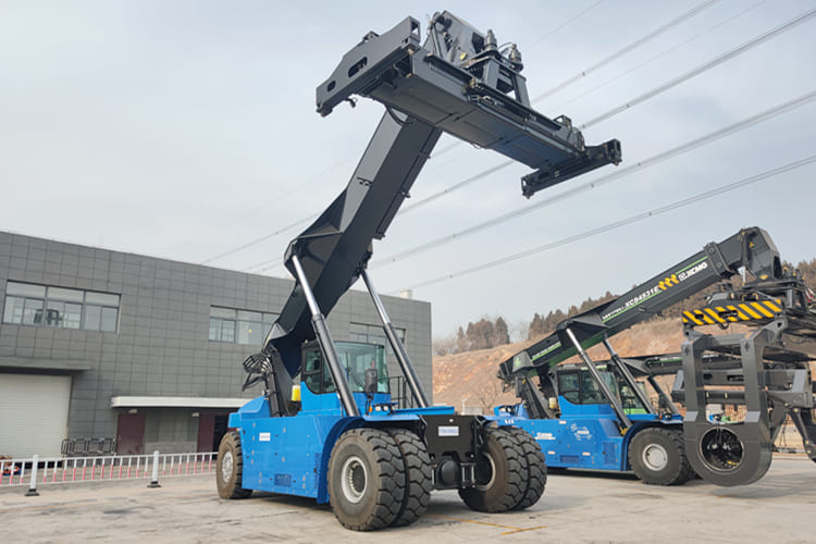 XCMG Reach Stacker Container Handler for sale in Malawi - Ракувач со контејнери: слика 2 XCMG Reach Stacker Container Handler for sale in Malawi - Ракувач со контејнери: слика 2