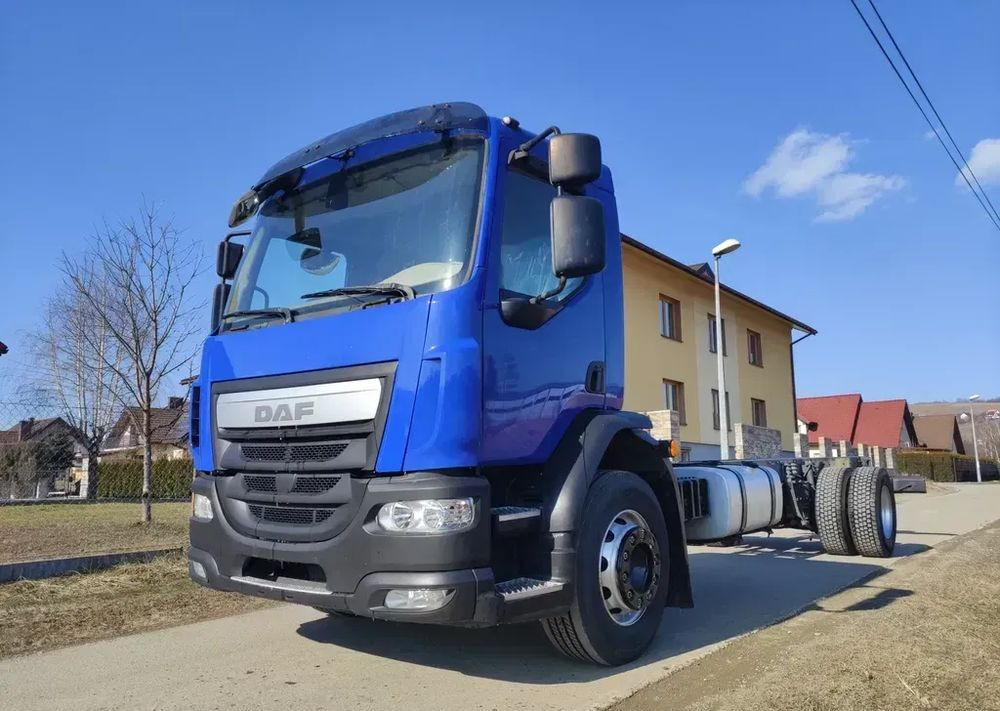 DAF LF 320 ramo do zabudowy 18DMC - Камион со кабинска шасија: слика 1 DAF LF 320 ramo do zabudowy 18DMC - Камион со кабинска шасија: слика 1