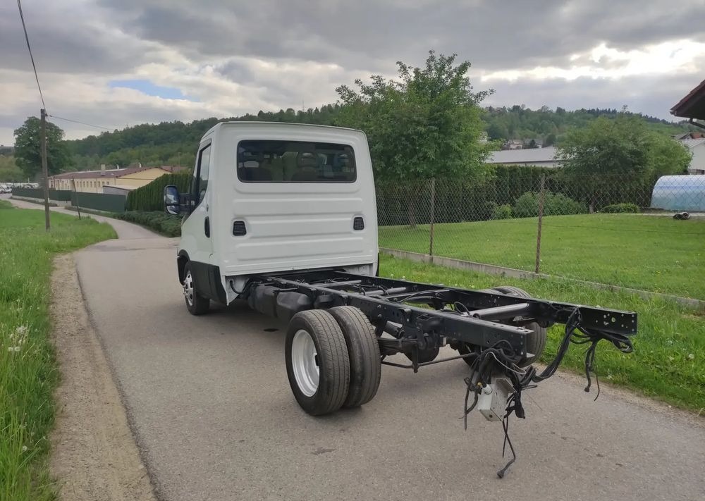 Iveco DAILY 35c14 2.3 hpi rama do zabudowy, - Камион со кабинска шасија: слика 4 Iveco DAILY 35c14 2.3 hpi rama do zabudowy, - Камион со кабинска шасија: слика 4