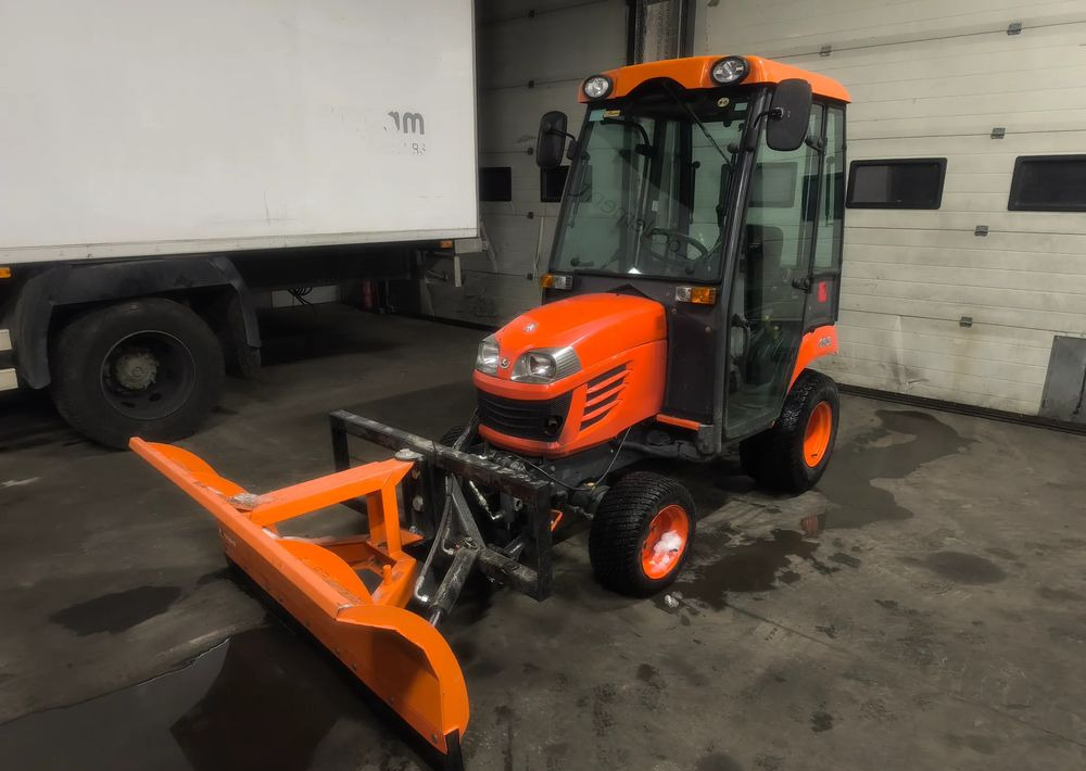 Kubota BX350 4x4 Traktorek komunalny kosiarka pług piaskarka pełen osprzęt - Општински трактор: слика 2 Kubota BX350 4x4 Traktorek komunalny kosiarka pług piaskarka pełen osprzęt - Општински трактор: слика 2