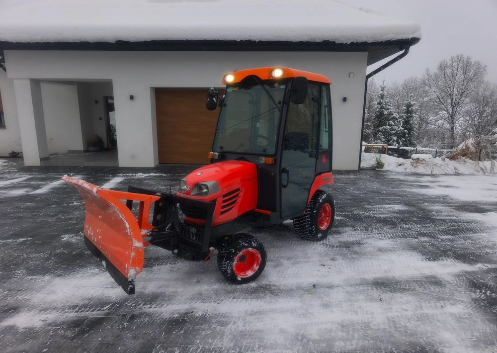Kubota BX350 4x4 Traktorek komunalny kosiarka pług piaskarka pełen osprzęt - Општински трактор: слика 1 Kubota BX350 4x4 Traktorek komunalny kosiarka pług piaskarka pełen osprzęt - Општински трактор: слика 1