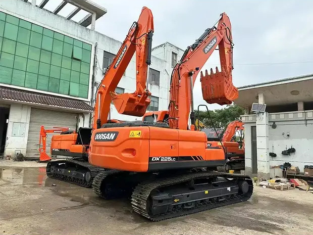 2022 Doosan DX225 - Багер гасеничар: слика 2 2022 Doosan DX225 - Багер гасеничар: слика 2