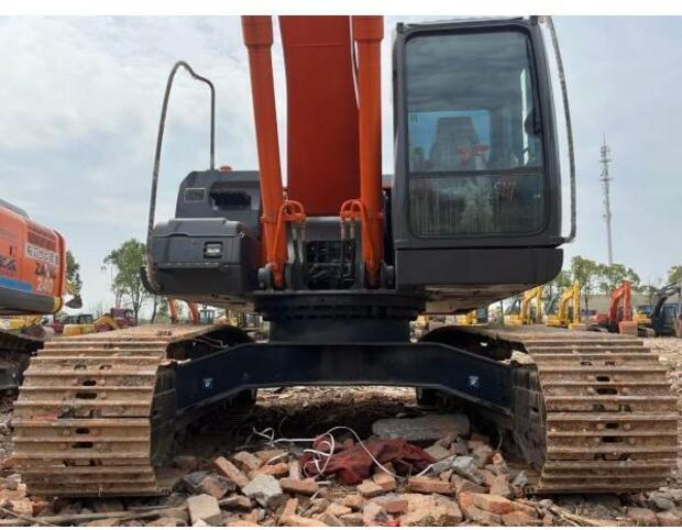 2023 Hitachi ZX240-3 - Багер гасеничар: слика 5 2023 Hitachi ZX240-3 - Багер гасеничар: слика 5