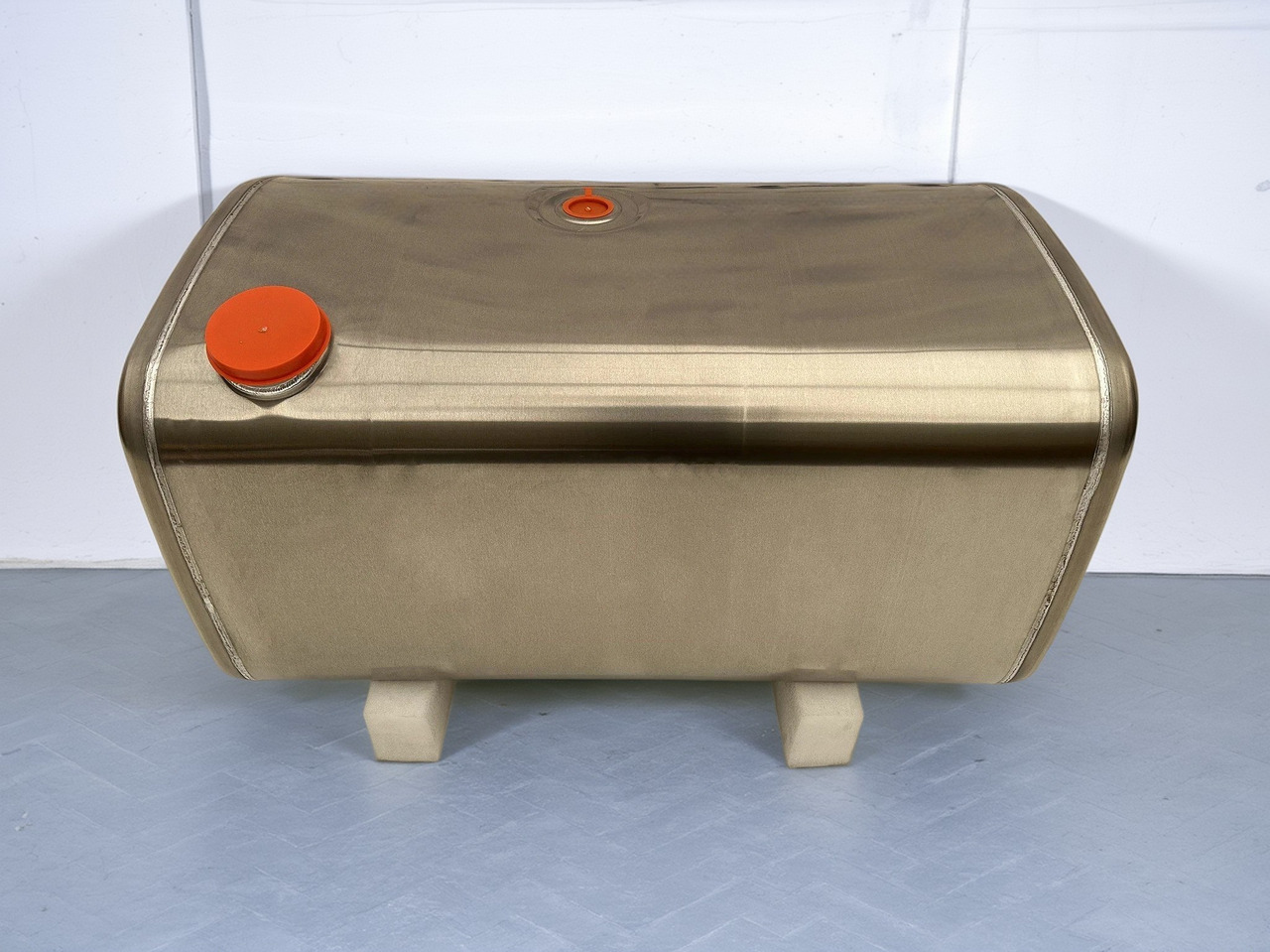 VOLVO - Резервоар за гориво: слика 1 VOLVO - Резервоар за гориво: слика 1