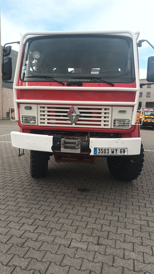 A vendre RENAULT M210 camion pompier feux de forêt - Противпожарен камион: слика 1 A vendre RENAULT M210 camion pompier feux de forêt - Противпожарен камион: слика 1