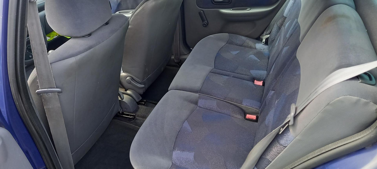 CLIO SANS CONTROLE TECHNIQUE - Автомобил: слика 4 CLIO SANS CONTROLE TECHNIQUE - Автомобил: слика 4