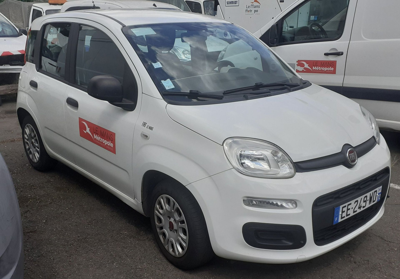 EE-249-72 - FIAT Panda Easy 1.2 - Автомобил: слика 1 EE-249-72 - FIAT Panda Easy 1.2 - Автомобил: слика 1