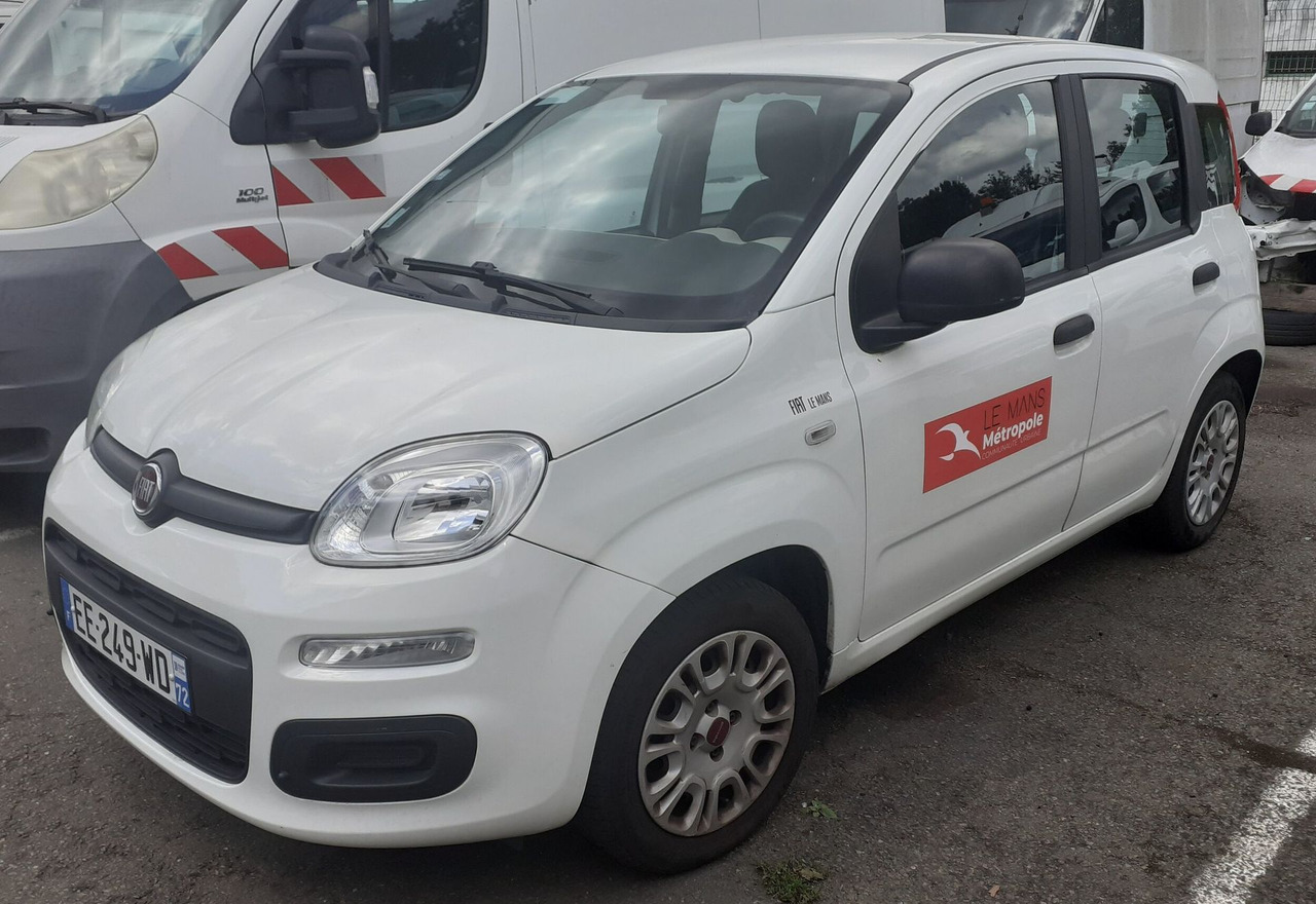 EE-249-72 - FIAT Panda Easy 1.2 - Автомобил: слика 2 EE-249-72 - FIAT Panda Easy 1.2 - Автомобил: слика 2