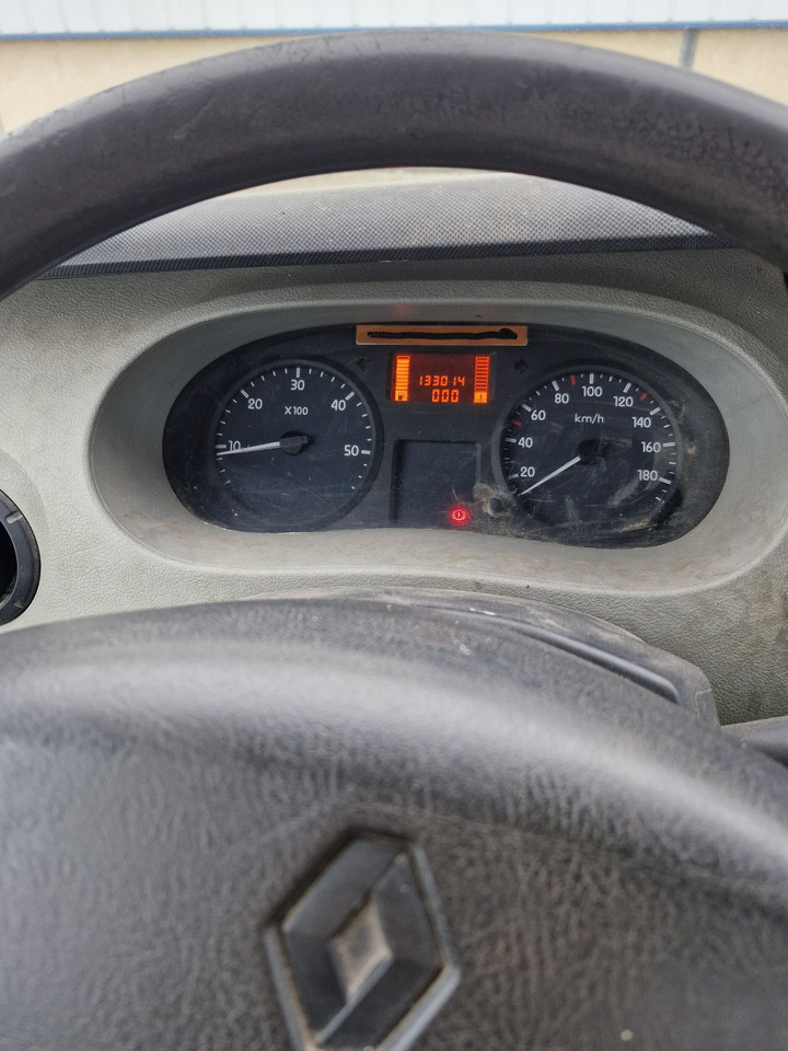 Renault Mascott  3.5T- (Disponible à compter du 24/11/2025) 3 places avec benne basculante hydraulique. BEG. Vendu sans CT. Véhicule roulant. Entretien régulier. Arrêté début 2025 pour souci passage d - Комби кипер: слика 2 Renault Mascott  3.5T- (Disponible à compter du 24/11/2025) 3 places avec benne basculante hydraulique. BEG. Vendu sans CT. Véhicule roulant. Entretien régulier. Arrêté début 2025 pour souci passage d - Комби кипер: слика 2