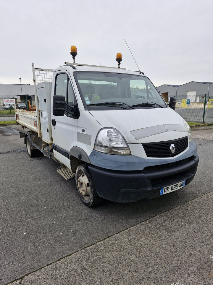 Renault Mascott  3.5T- (Disponible à compter du 24/11/2025) 3 places avec benne basculante hydraulique. BEG. Vendu sans CT. Véhicule roulant. Entretien régulier. Arrêté début 2025 pour souci passage d - Комби кипер: слика 1 Renault Mascott  3.5T- (Disponible à compter du 24/11/2025) 3 places avec benne basculante hydraulique. BEG. Vendu sans CT. Véhicule roulant. Entretien régulier. Arrêté début 2025 pour souci passage d - Комби кипер: слика 1