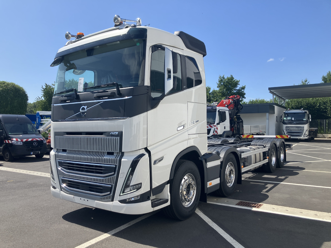 VOLVO FH16 750 8x4 Chassis - Камион со кабинска шасија: слика 5 VOLVO FH16 750 8x4 Chassis - Камион со кабинска шасија: слика 5