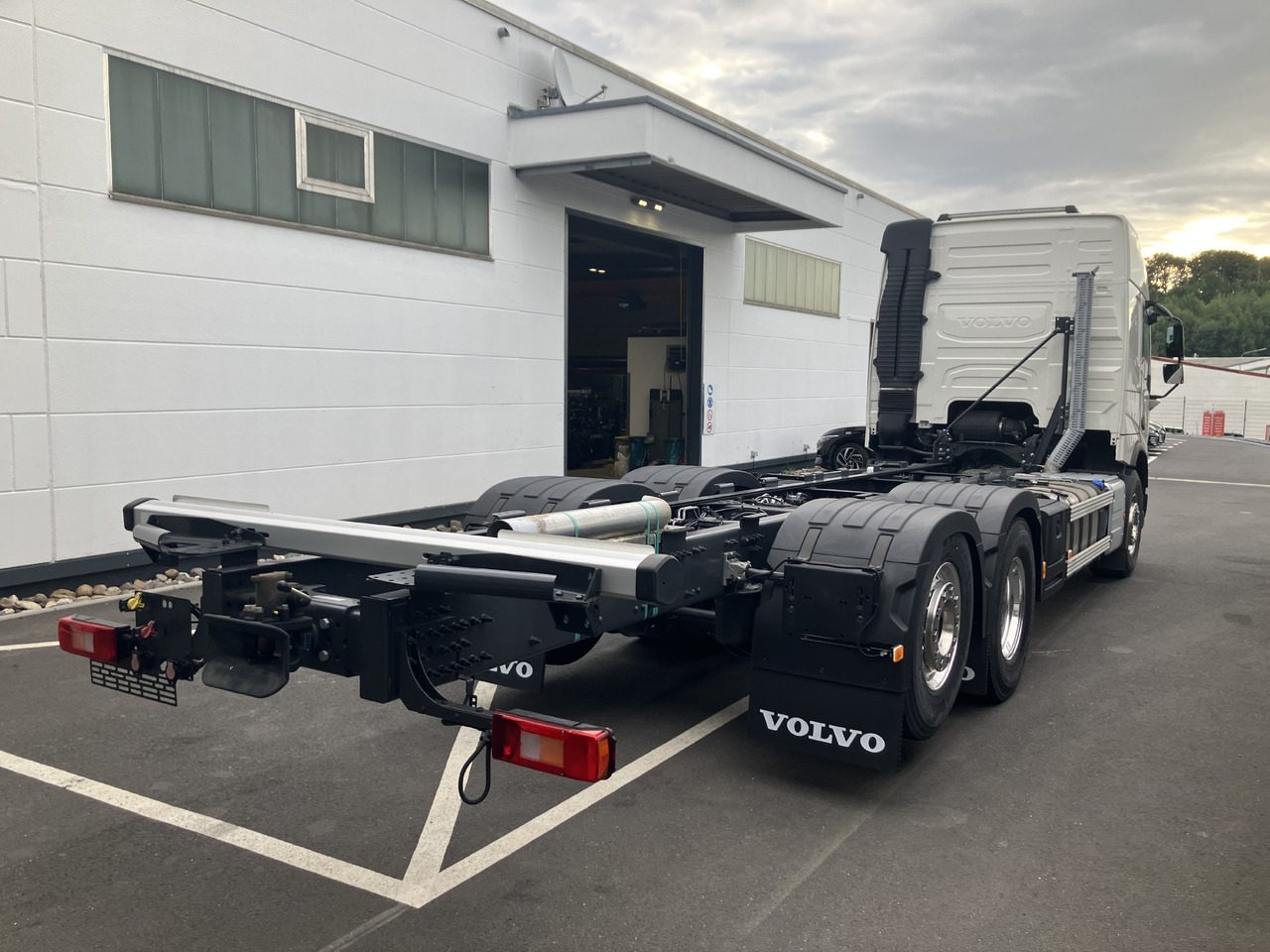 VOLVO FMX 540 6x2 Globetrotter Chassis - Камион со кабинска шасија: слика 4 VOLVO FMX 540 6x2 Globetrotter Chassis - Камион со кабинска шасија: слика 4