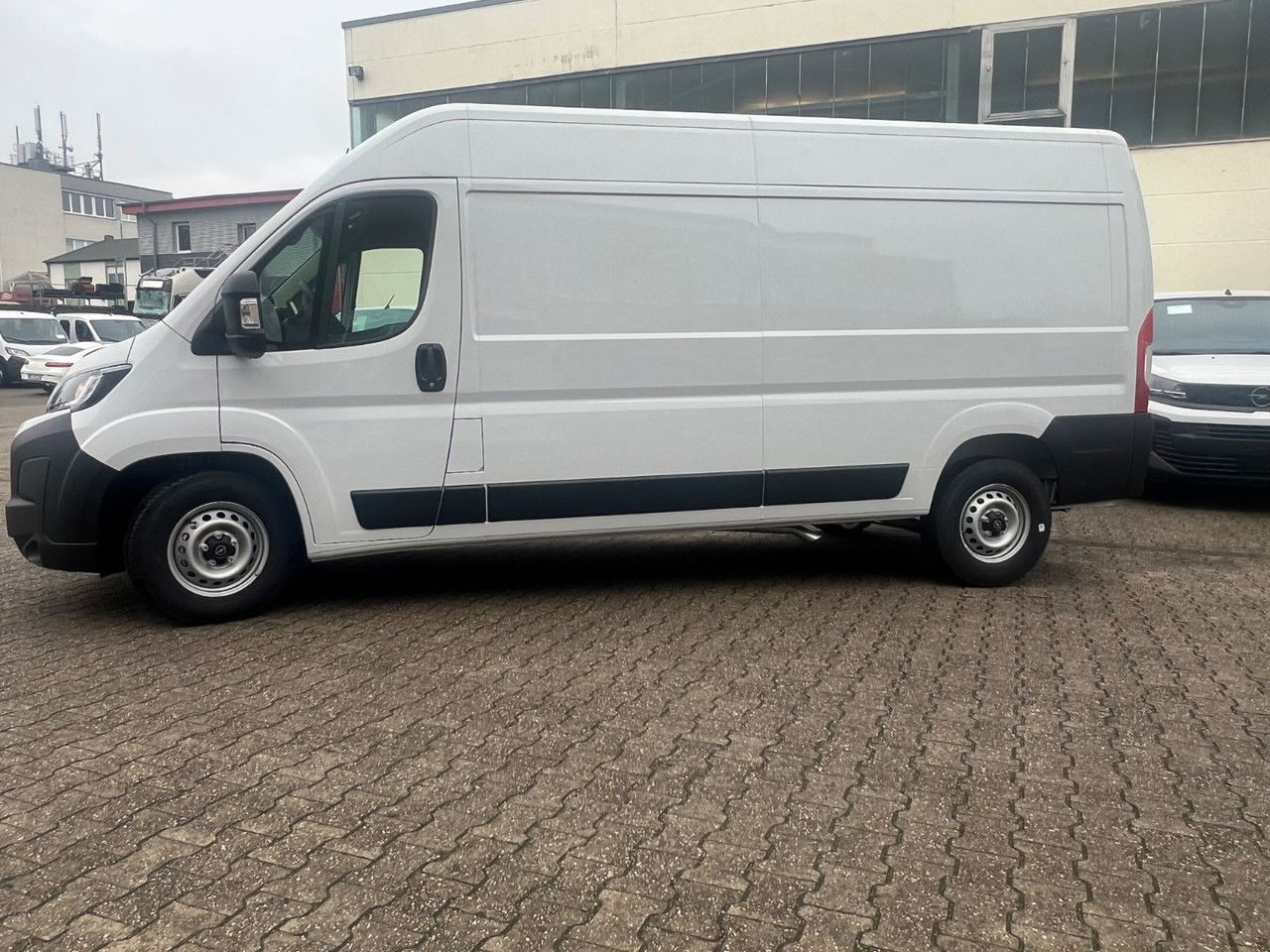 Opel Movano C Kasten L3 H2 3,5t Edition Automatik - Товарно комбе: слика 4 Opel Movano C Kasten L3 H2 3,5t Edition Automatik - Товарно комбе: слика 4