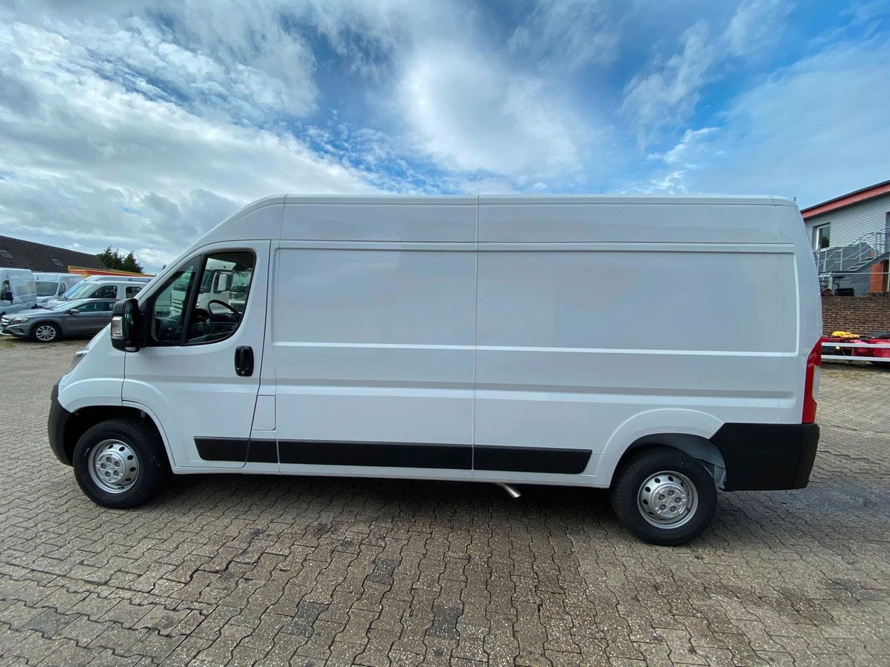 Opel Movano Cargo - Товарно комбе: слика 2 Opel Movano Cargo - Товарно комбе: слика 2