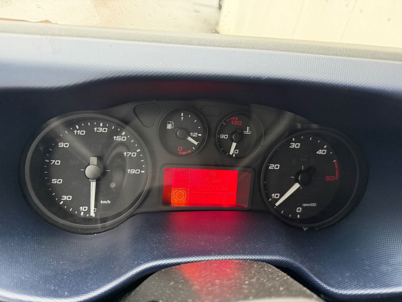 Лизинг на Iveco Daily 35S14 HiMatic L4H3 Maxi Iveco Daily 35S14 HiMatic L4H3 Maxi Iveco Daily 35S14 HiMatic L4H3 Maxi Iveco Daily 35S14 HiMatic L4H3 Maxi: слика 6 Лизинг на Iveco Daily 35S14 HiMatic L4H3 Maxi Iveco Daily 35S14 HiMatic L4H3 Maxi Iveco Daily 35S14 HiMatic L4H3 Maxi Iveco Daily 35S14 HiMatic L4H3 Maxi: слика 6