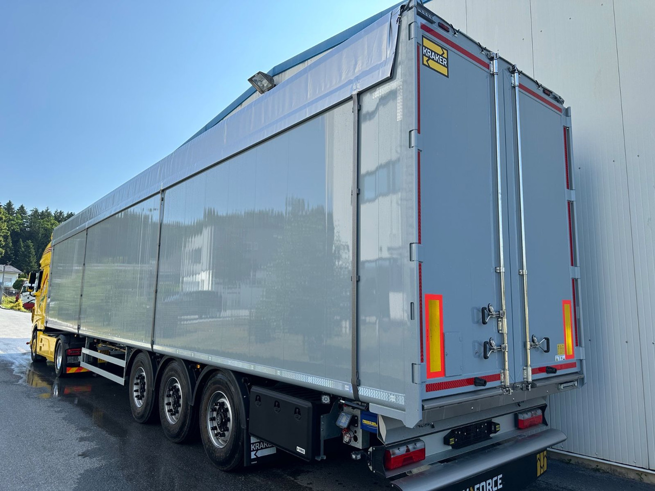 Kraker CF-200ZL Lift 92m³ - Полуприколка со подвижен под за истовар: слика 4 Kraker CF-200ZL Lift 92m³ - Полуприколка со подвижен под за истовар: слика 4