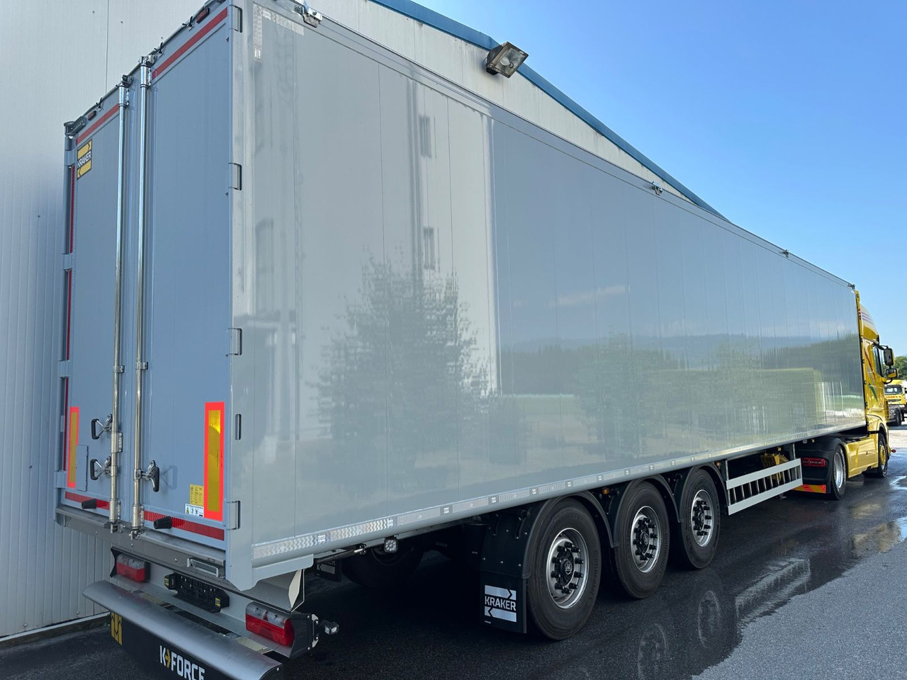 Kraker CF-200ZL Lift 92m³ - Полуприколка со подвижен под за истовар: слика 3 Kraker CF-200ZL Lift 92m³ - Полуприколка со подвижен под за истовар: слика 3