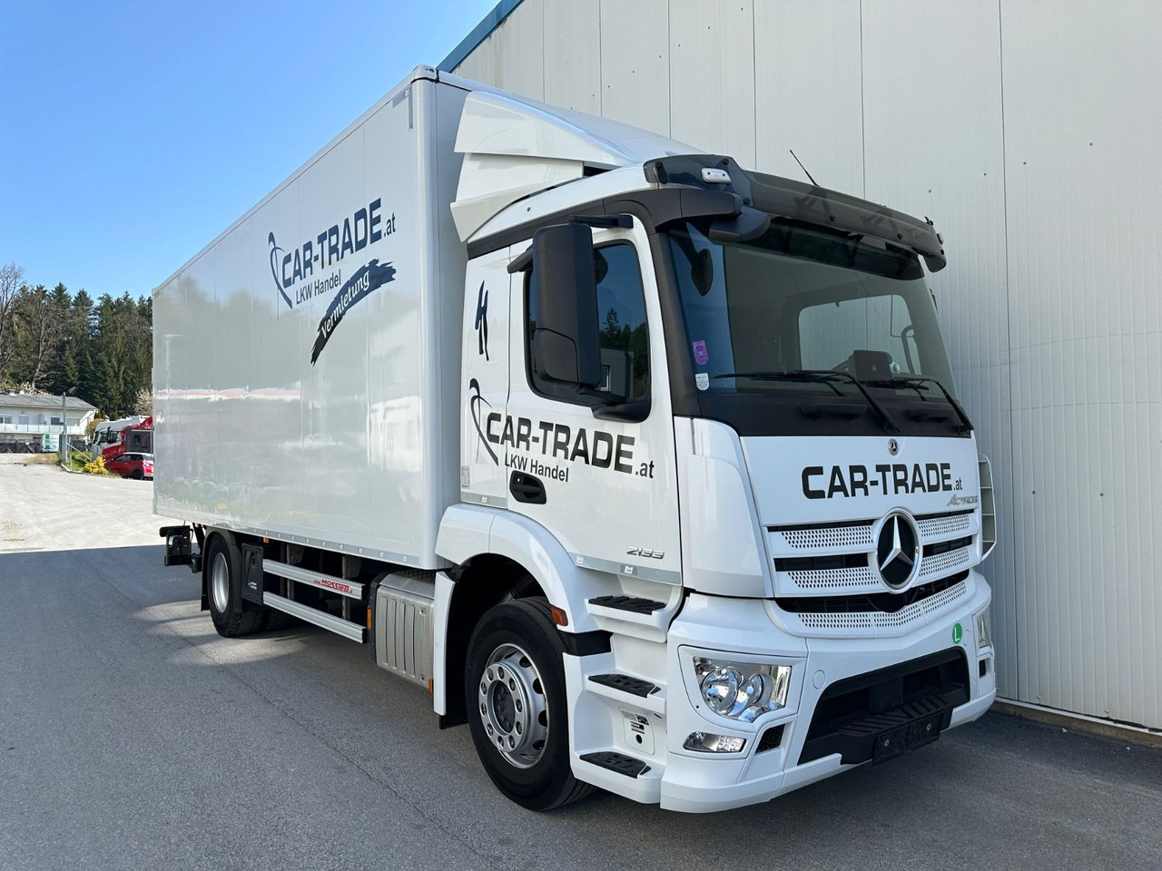 Mercedes-Benz Actros 1833 Koffer/LBW - Камион сандучар: слика 2 Mercedes-Benz Actros 1833 Koffer/LBW - Камион сандучар: слика 2