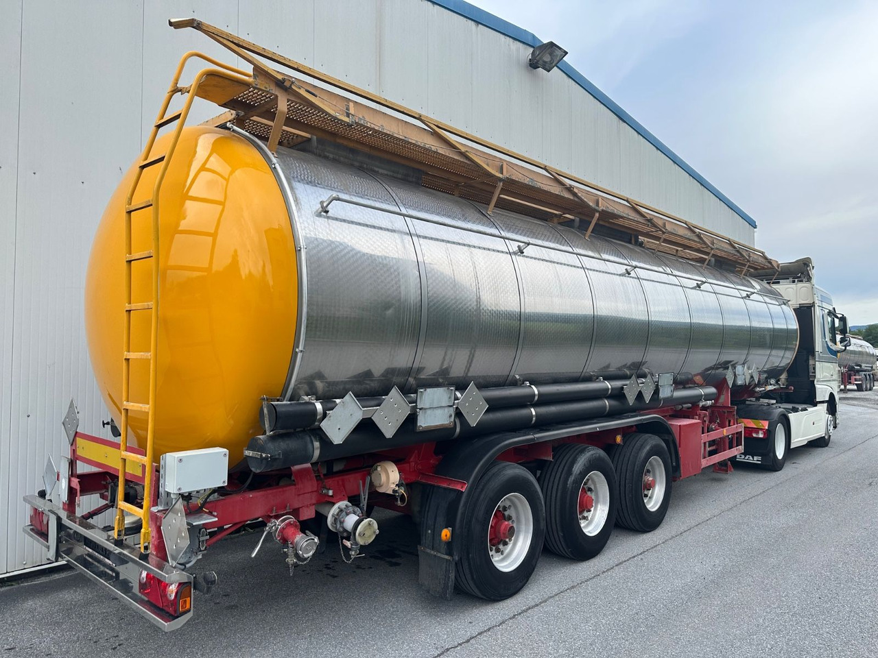 Schwarzmüller Chemi L4BH 42050L Lift BPW - Полуприколка цистерна: слика 3 Schwarzmüller Chemi L4BH 42050L Lift BPW - Полуприколка цистерна: слика 3