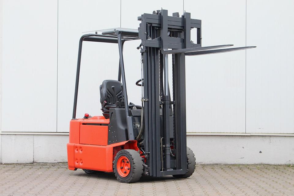 LINDE E15Z-02 Triplex 4,7m - Електричен вилушкар: слика 4 LINDE E15Z-02 Triplex 4,7m - Електричен вилушкар: слика 4