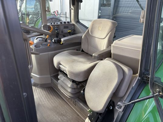 John Deere 6195M - Трактор: слика 2 John Deere 6195M - Трактор: слика 2