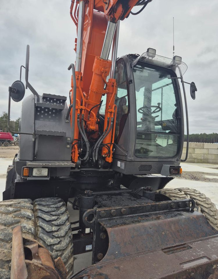 Hitachi ZX190W-3 - Багер на тркала: слика 5 Hitachi ZX190W-3 - Багер на тркала: слика 5