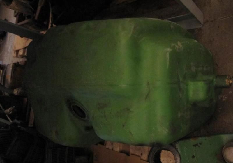 JOHN DEERE 2140 BAK ZBIORNIK PALIWA TANK - Резервоар за гориво за Земјоделска машина: слика 1 JOHN DEERE 2140 BAK ZBIORNIK PALIWA TANK - Резервоар за гориво за Земјоделска машина: слика 1