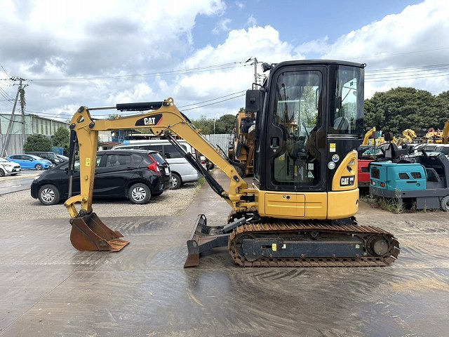 CAT 303ECR - Мини багер: слика 2 CAT 303ECR - Мини багер: слика 2
