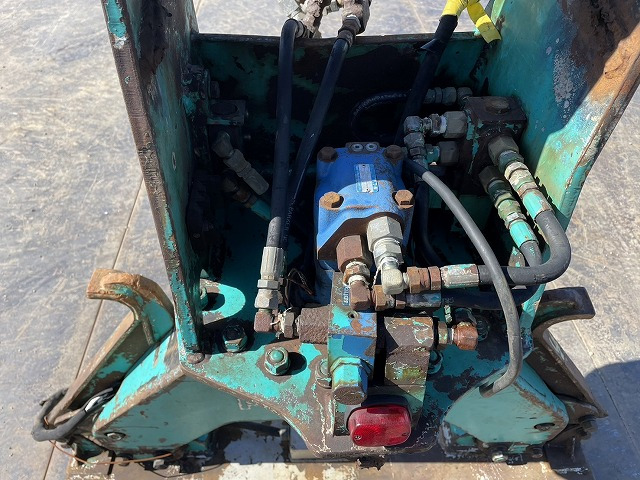 Багер гасеничар CAT E200B: слика 13 Багер гасеничар CAT E200B: слика 13