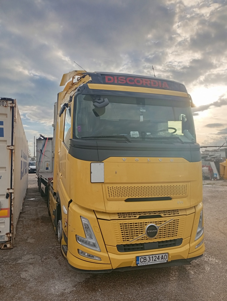 VOLVO FH 460 Aero, Damaged, Located in Bari,Italy - Камион влекач: слика 3 VOLVO FH 460 Aero, Damaged, Located in Bari,Italy - Камион влекач: слика 3