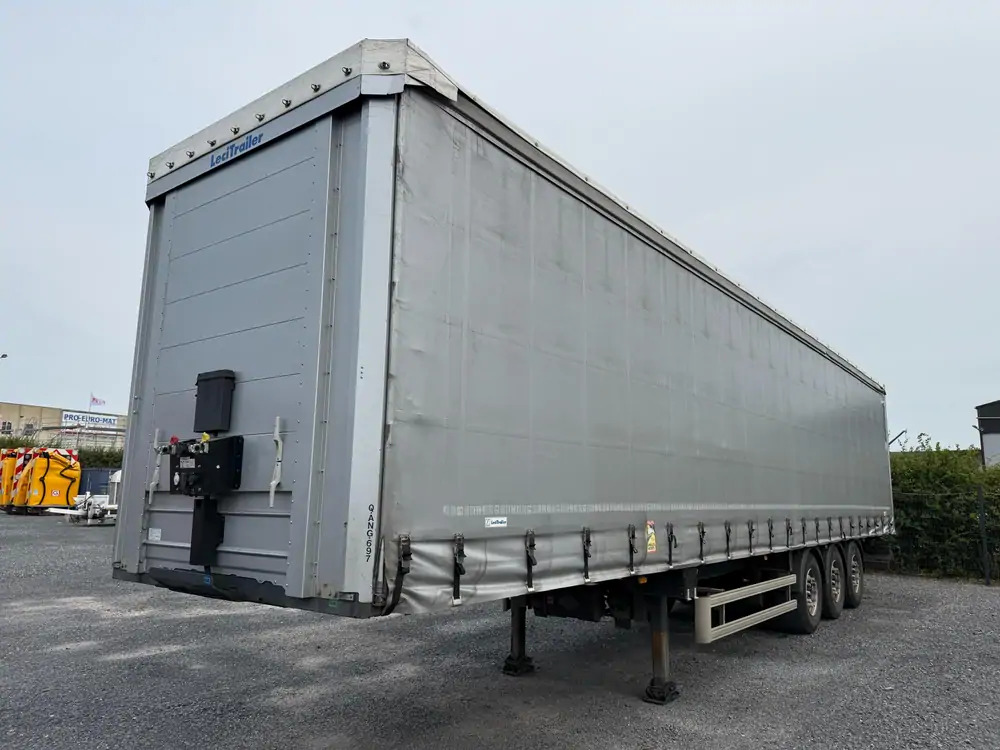 LeciTrailer Tautliner 3E20 Tautliner 3E20*1er essieu relevable*essieux SAF - Полуприколка со церада: слика 1 LeciTrailer Tautliner 3E20 Tautliner 3E20*1er essieu relevable*essieux SAF - Полуприколка со церада: слика 1