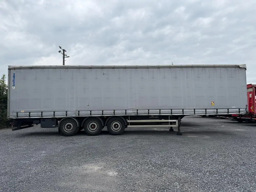 LeciTrailer Tautliner 3E20 Tautliner 3E20*1er essieu relevable*essieux SAF - Полуприколка со церада: слика 3 LeciTrailer Tautliner 3E20 Tautliner 3E20*1er essieu relevable*essieux SAF - Полуприколка со церада: слика 3
