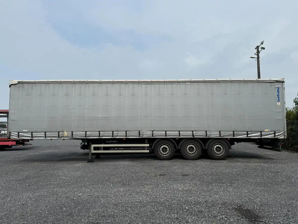 LeciTrailer Tautliner 3E20 Tautliner 3E20*1er essieu relevable*essieux SAF - Полуприколка со церада: слика 5 LeciTrailer Tautliner 3E20 Tautliner 3E20*1er essieu relevable*essieux SAF - Полуприколка со церада: слика 5