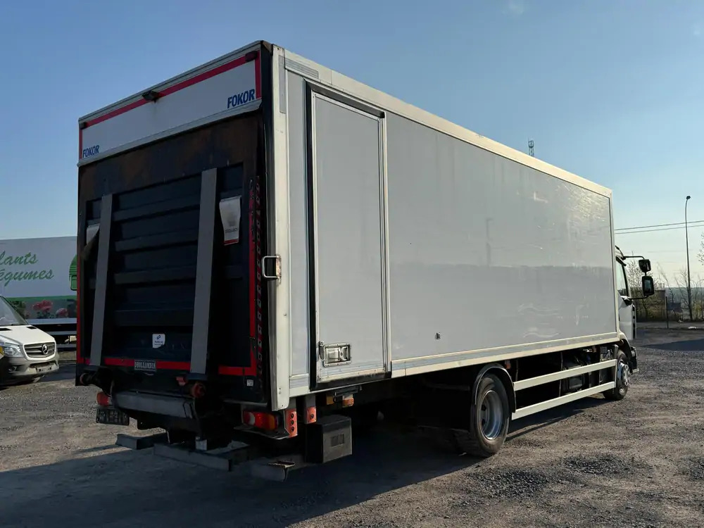 Renault D14 250 *D14 250 cv* - Камион сандучар: слика 4 Renault D14 250 *D14 250 cv* - Камион сандучар: слика 4