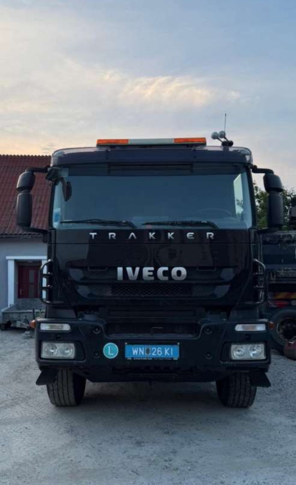 IVECO Trakker/ KPEC1/2A4 - Камион со кран: слика 2 IVECO Trakker/ KPEC1/2A4 - Камион со кран: слика 2