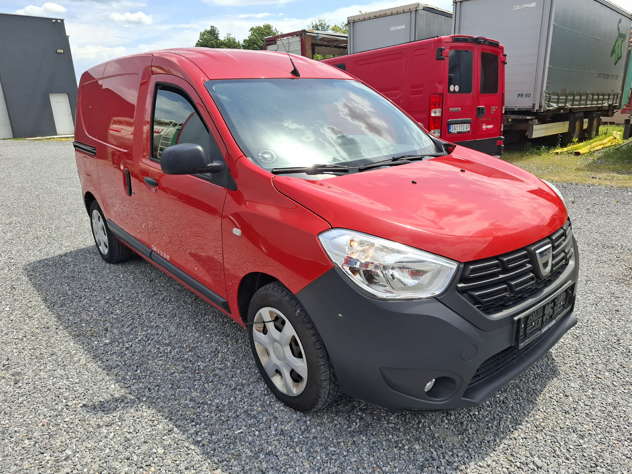 DACIA Dokker 1.5 DCI - Комбе фургон: слика 1 DACIA Dokker 1.5 DCI - Комбе фургон: слика 1