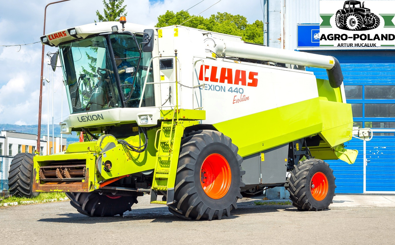 CLAAS LEXION 440 EVOLUTION - 2003 ROK + CLAAS VARIO 600 - 2014 ROK - Комбајн: слика 1 CLAAS LEXION 440 EVOLUTION - 2003 ROK + CLAAS VARIO 600 - 2014 ROK - Комбајн: слика 1