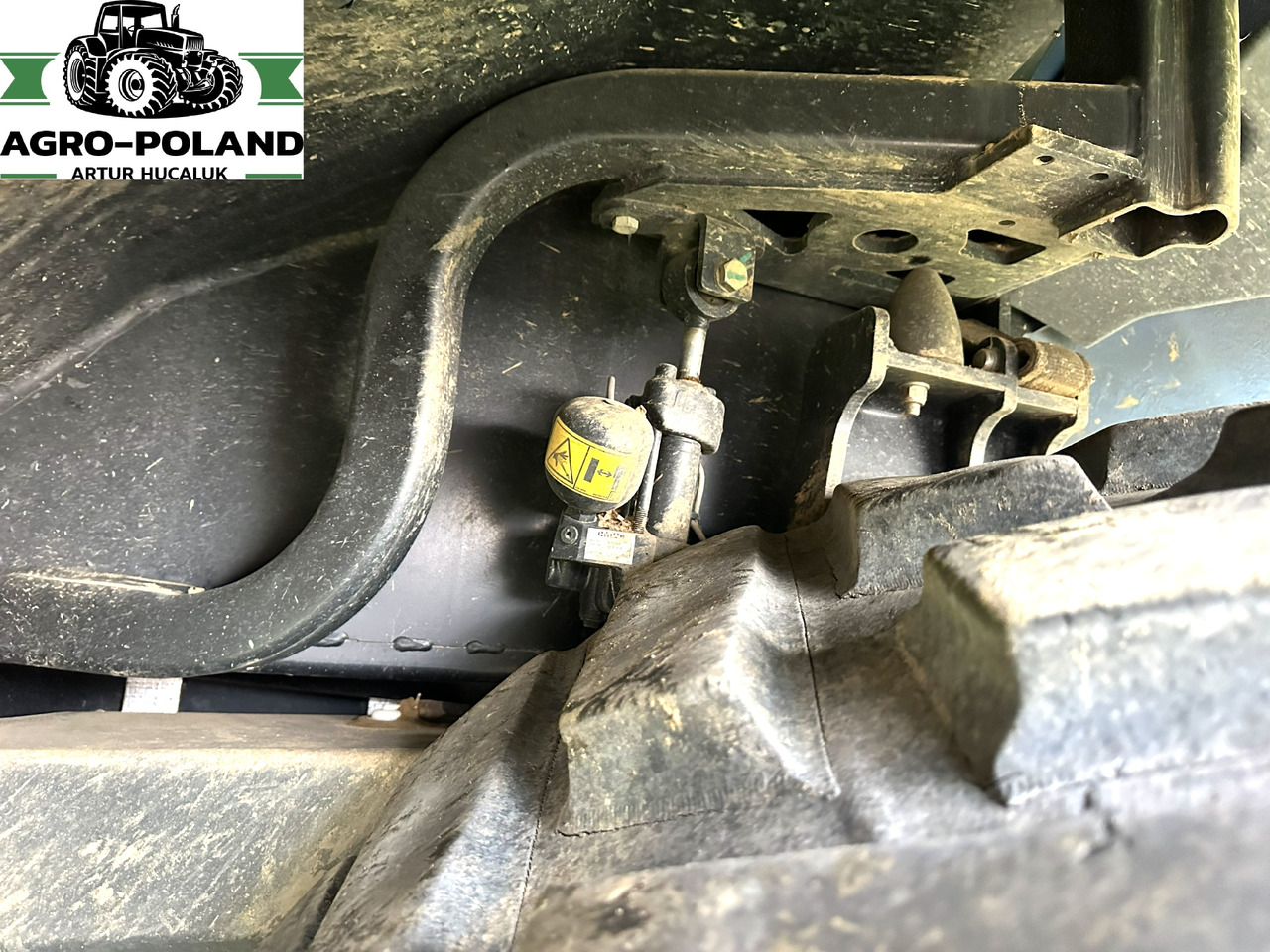 NEW HOLLAND T 8.435 HD SMARTTRAX - 2024 ROK - 1126 h - Трактор: слика 5 NEW HOLLAND T 8.435 HD SMARTTRAX - 2024 ROK - 1126 h - Трактор: слика 5