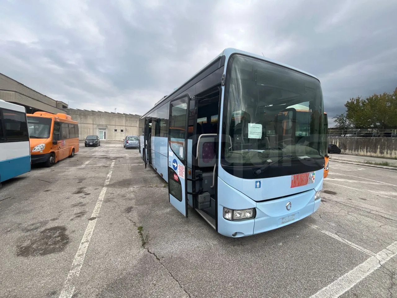 Bundle di 9 mezzi Irisbus - Arway Iveco - Sitcar Iveco - Sitcar Mercedes-Benz - Citaro Mercedes-Benz - Citaro Mercedes-Benz - Citaro Iveco - Citelis Iveco - Sitcar Fiat - Fiorino - Патнички вагон автобус: слика 1 Bundle di 9 mezzi Irisbus - Arway Iveco - Sitcar Iveco - Sitcar Mercedes-Benz - Citaro Mercedes-Benz - Citaro Mercedes-Benz - Citaro Iveco - Citelis Iveco - Sitcar Fiat - Fiorino - Патнички вагон автобус: слика 1