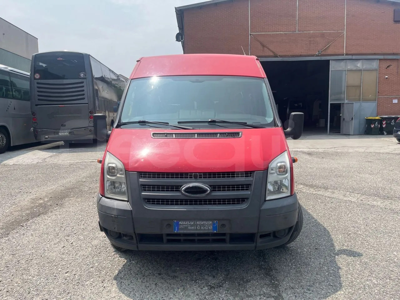 Ford Transit Tourneo - Приградски автобус: слика 1 Ford Transit Tourneo - Приградски автобус: слика 1