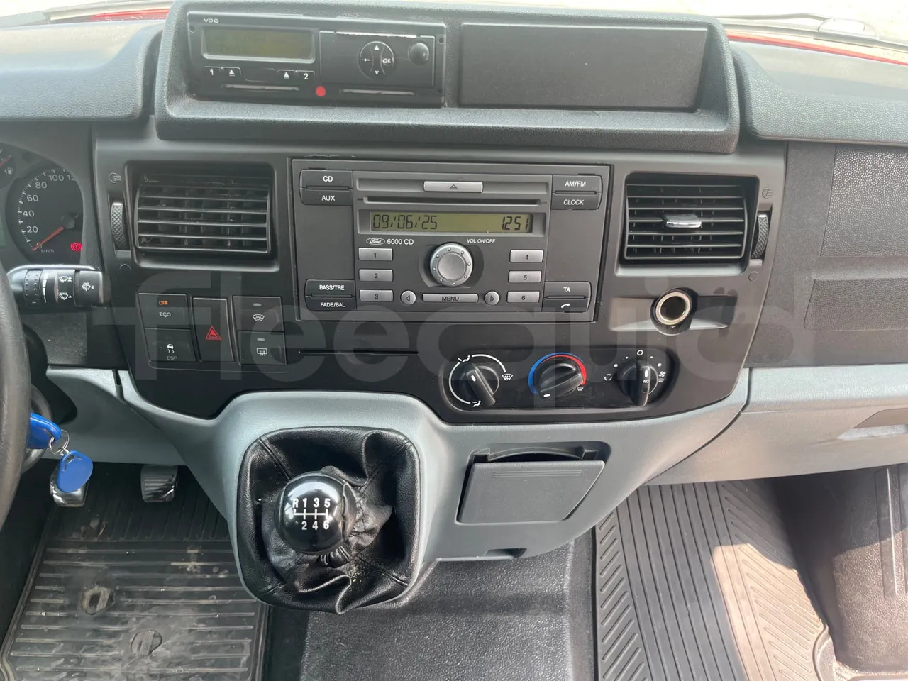 Ford Transit Tourneo - Минибус, Патничко комбе: слика 2 Ford Transit Tourneo - Минибус, Патничко комбе: слика 2