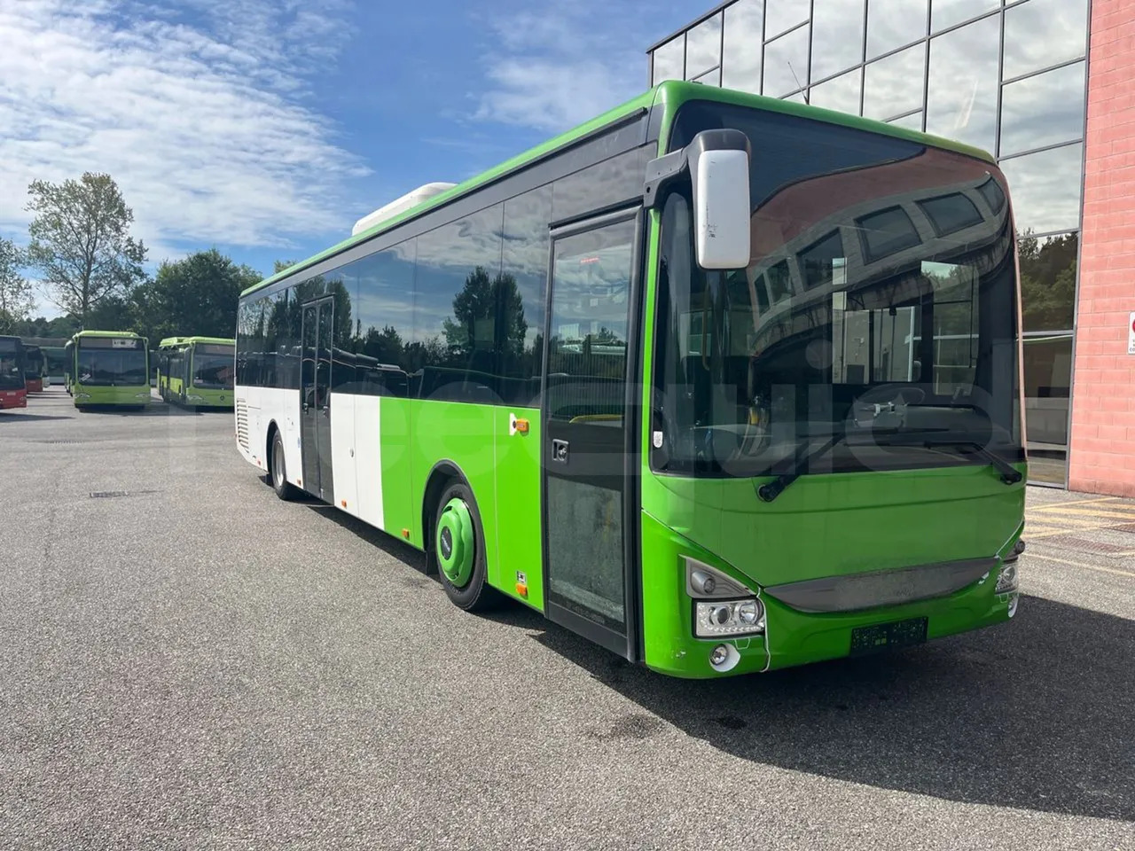 Iveco Crossway - Приградски автобус: слика 1 Iveco Crossway - Приградски автобус: слика 1