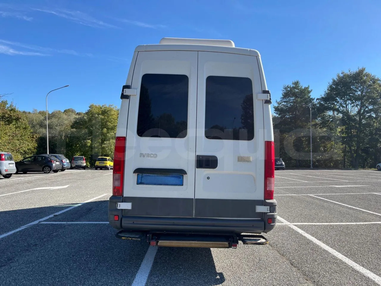 Iveco Daily - Приградски автобус: слика 5 Iveco Daily - Приградски автобус: слика 5