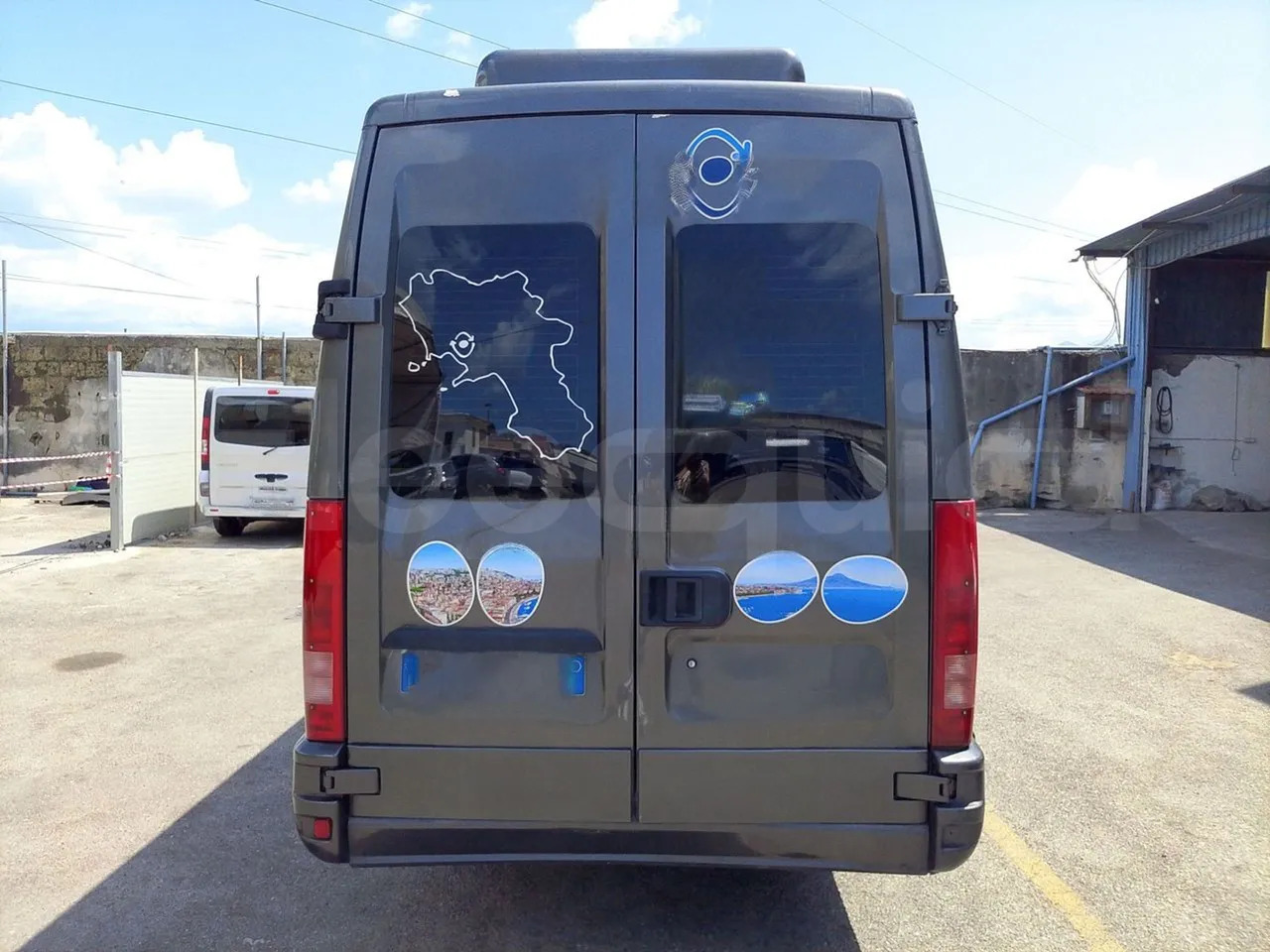 Iveco Daily - Минибус, Патничко комбе: слика 5 Iveco Daily - Минибус, Патничко комбе: слика 5
